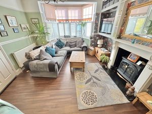 Lounge- click for photo gallery